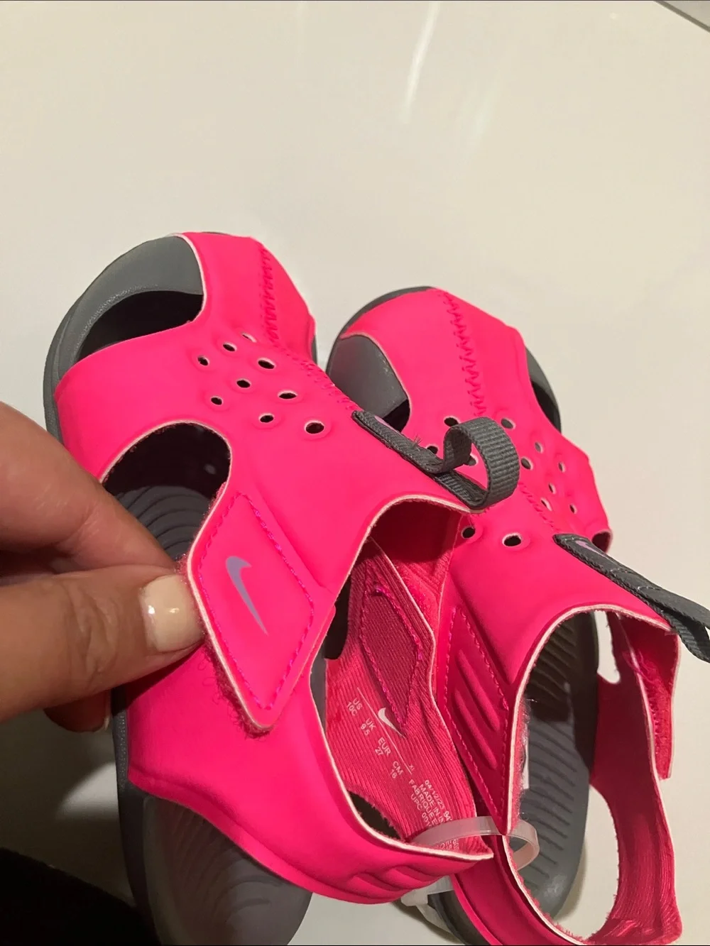 NWT NIKE Kids Hot Pink Sport Sandals with Easy Pull Tab
